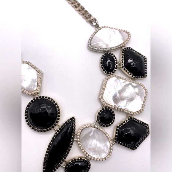 Talbots Oversize Statement Necklace White Mother Pearl Black Onyx Gold Preppy - Picture 2 of 4